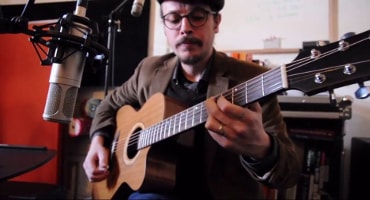 Video thumbnail of a youtube video of Marc Wencelius playing one of Théo Kazourian's guitar